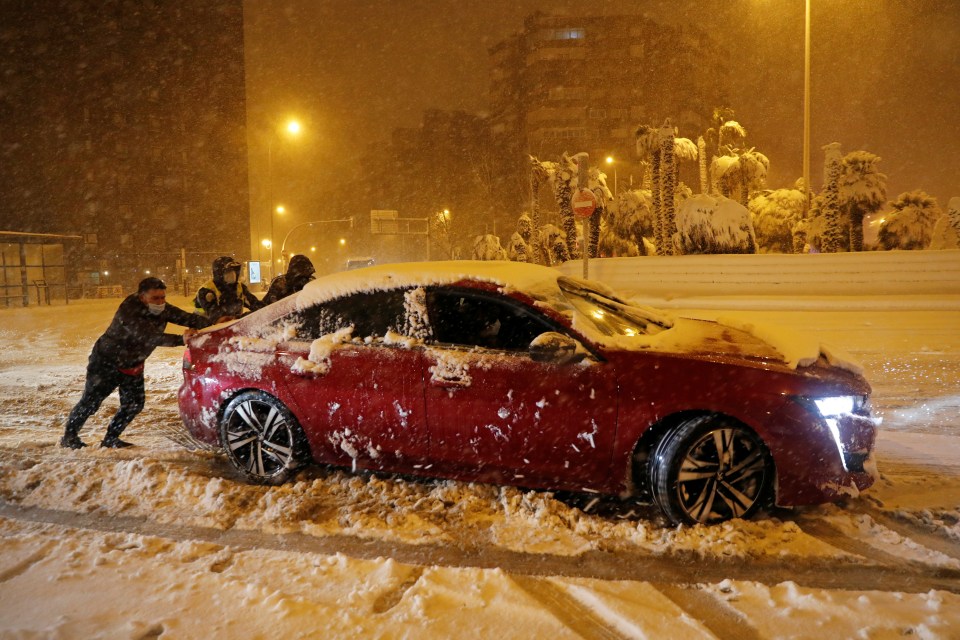 Thousands of people were left stranded in their cars