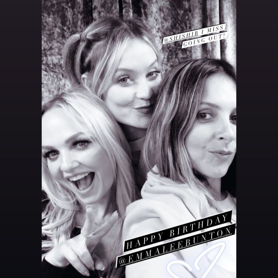 Laura Whitmore got in on the action with a cute black and white photo 