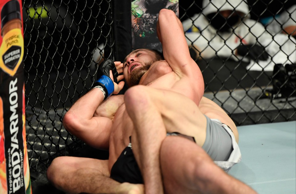 Umar Nurmagomedov choked Sergey Morozov out cold