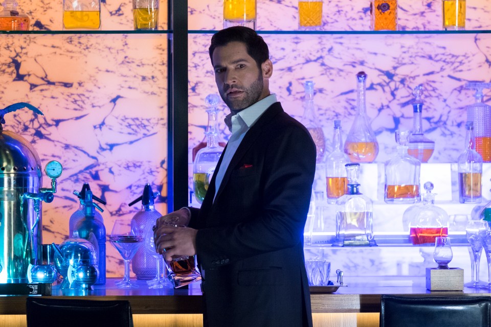 Lucifer actor Tom Ellis has warned fans against fake scam accounts trying to get money out of them