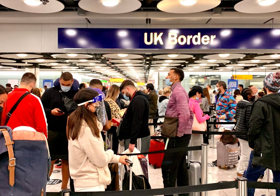 SAGE told No.10 to close the borders or to set up quarantine hotels