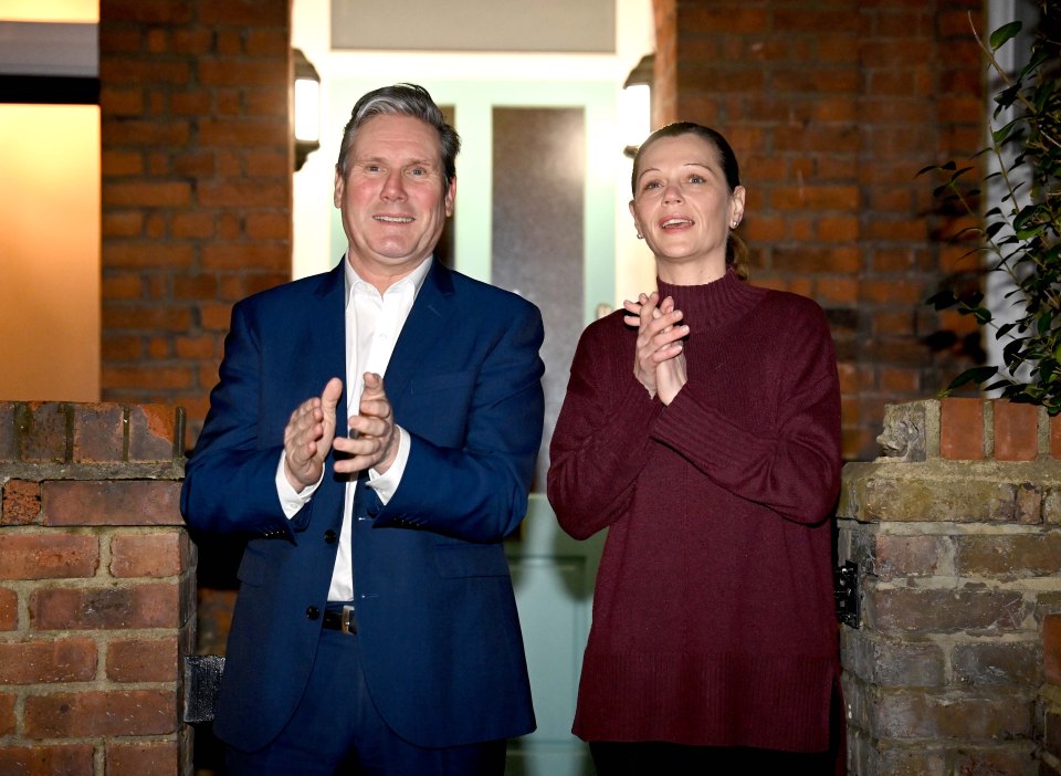 Keir Starmer and wife Victoria clap for Captain Tom