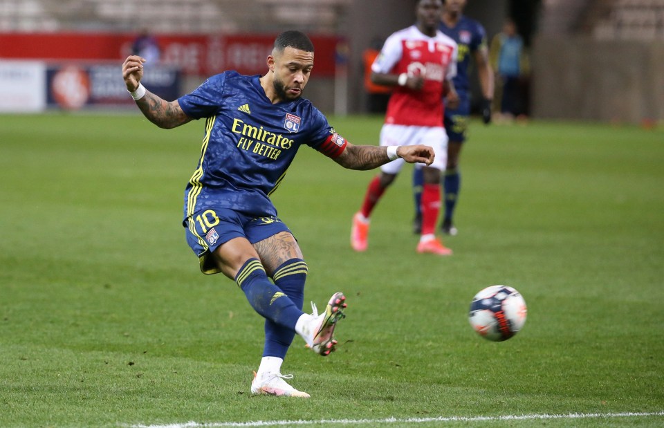 Memphis Depay could be set to join the Blaugrana attack