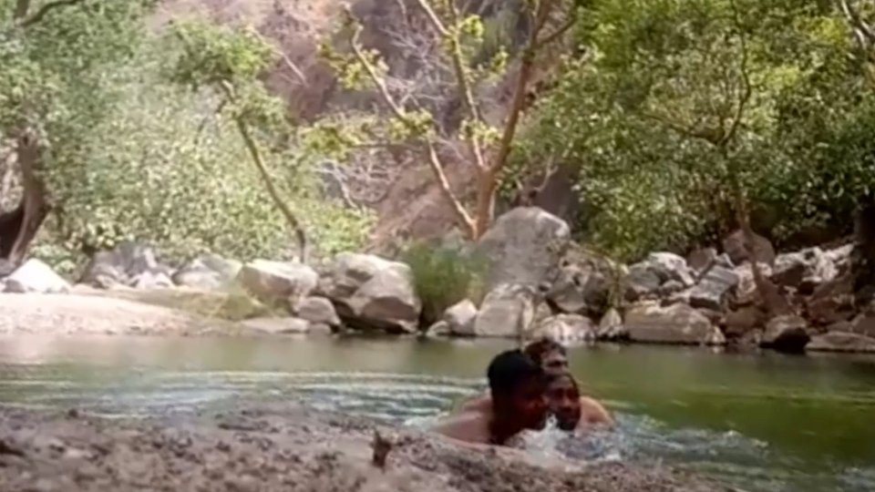 Three members of the same family drowned in a deep pond taking a selfie