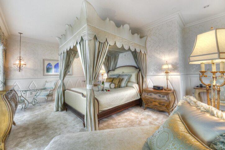 Princes and princesses can stay at the Fairytale Suite in Disneyland