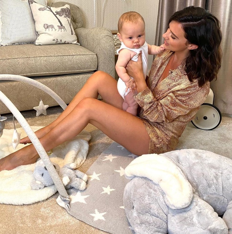 The ex Towie star shared the informative post to help other mums