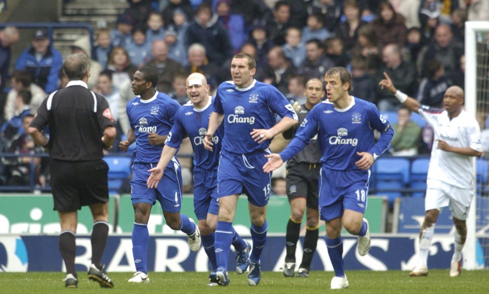 No-nonsense Everton defender Stubbs making a beeline for Atkinson in 2007