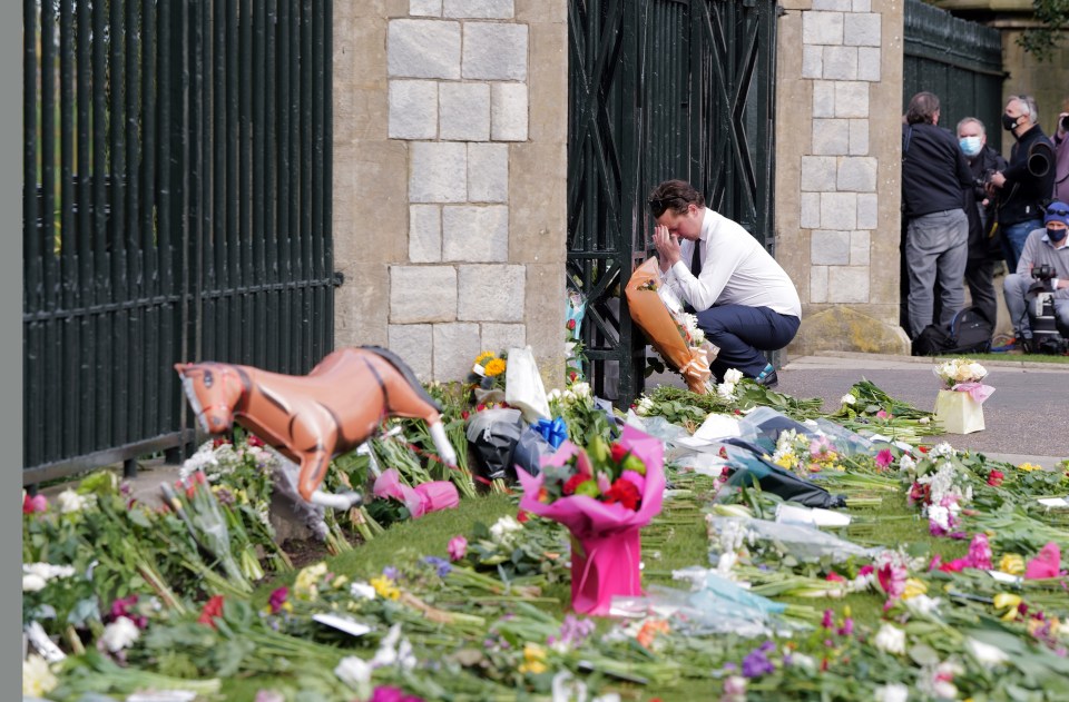 A mourner at the castle gates