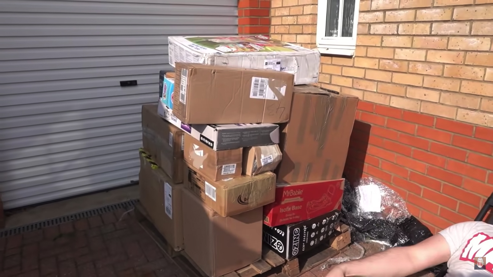 The pallet contained over 20 items