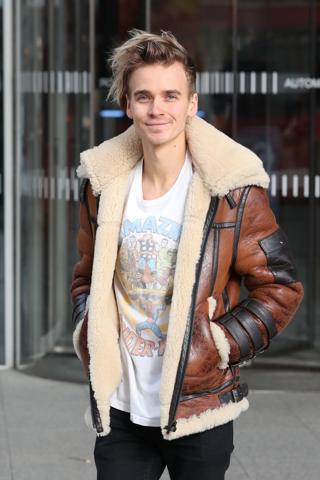 Is Joe Sugg the scarecrow on The Masked Dancer?