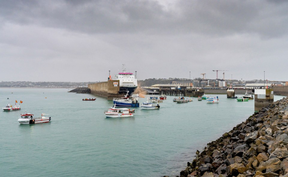 At around 6am, French vessels starting arriving at the port