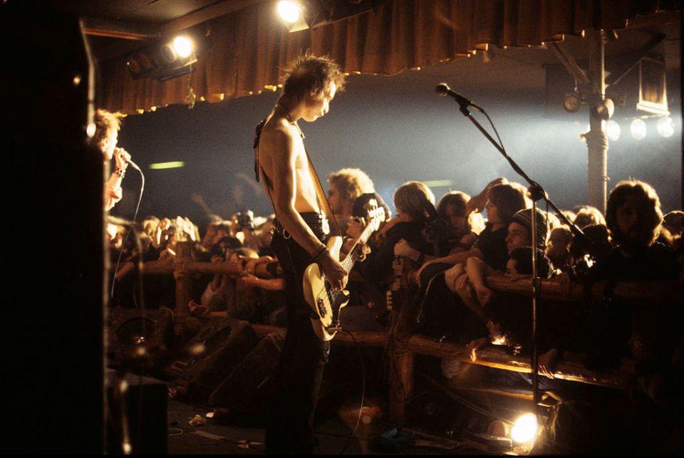 Sid performing in San Antonio, USA, at one of the band's final gigs