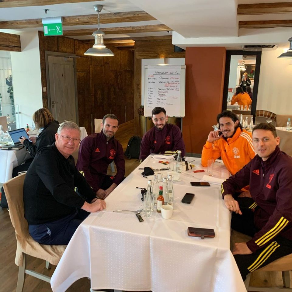 Sir Alex Ferguson sat down for a bite to eat with some of United's stars