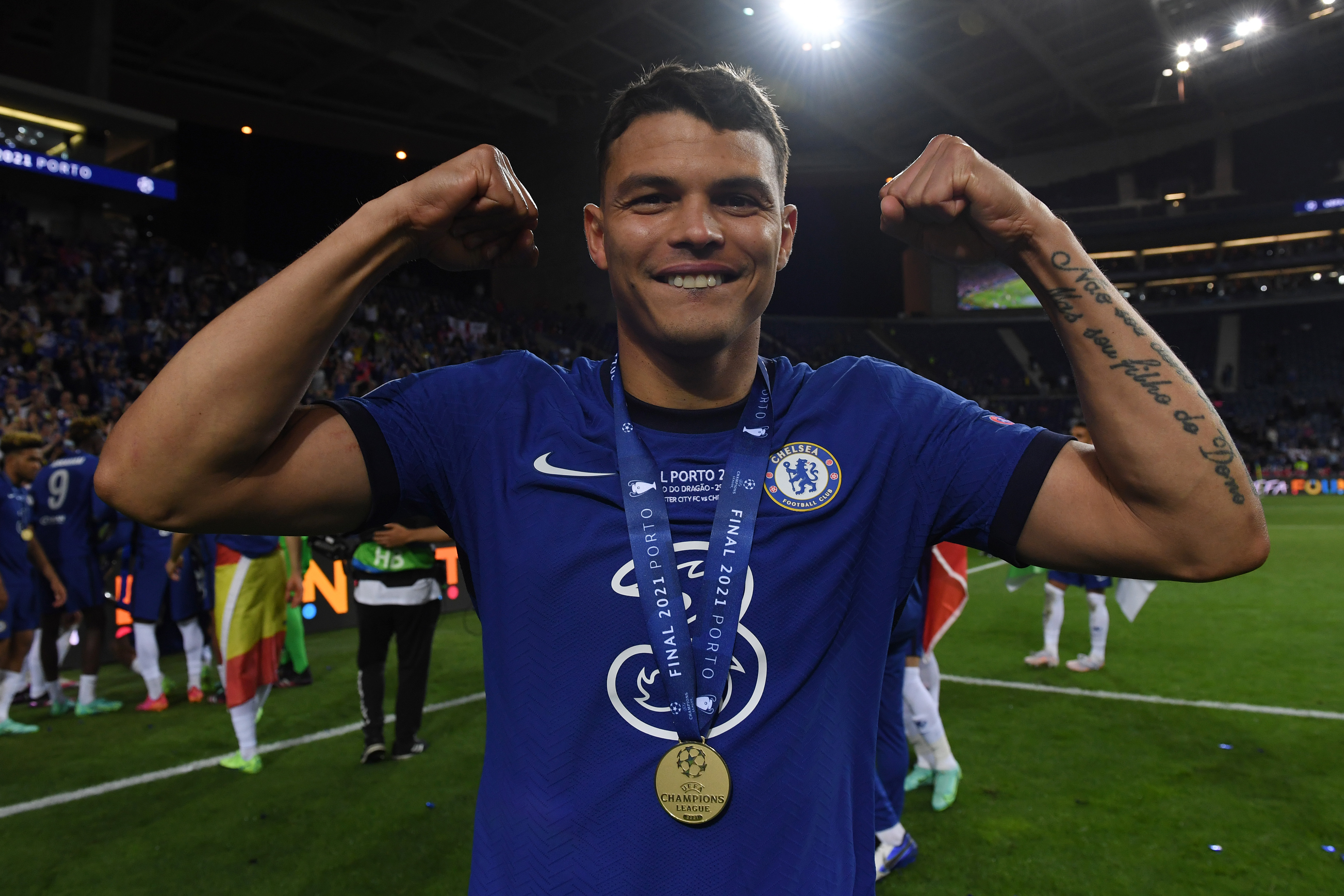 Chelsea want to keep Thiago Silva after his amazing first season in English football
