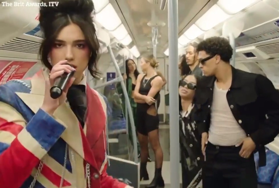 Dua gave a knockout performance on a London tube