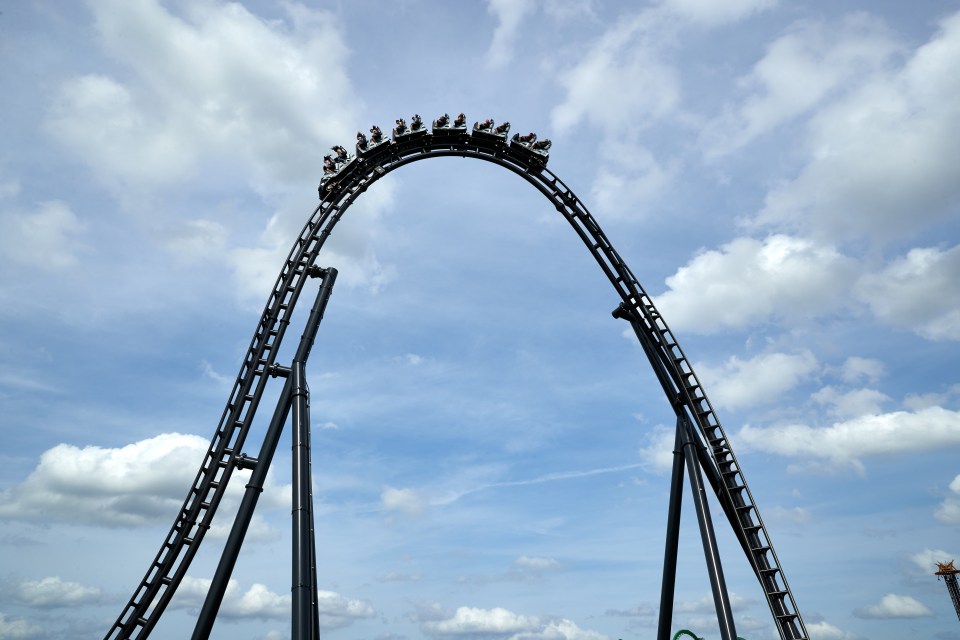 It is a magnificent adrenalin rush that puts it in the front rank of coasters worldwide