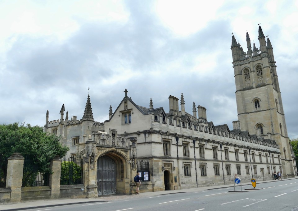 An American student at Magdalen College, Oxford, recently led a successful campaign to remove a picture of the Queen from the Middle Common Room