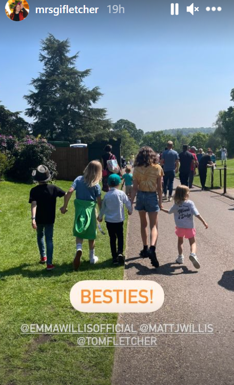 Their six children are the best of friends