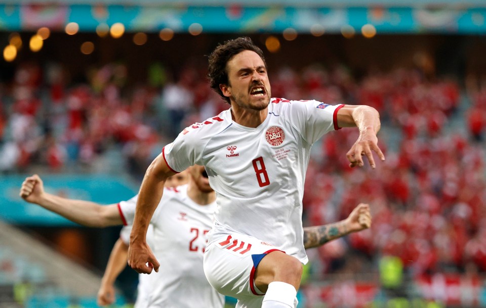 Thomas Delaney scored as Denmark beat Czech Republic to reach the Euro 2020 semi finals