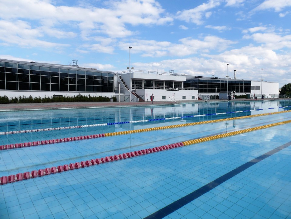 Formerly called Uxbridge Lido, it is a Grade II listed outdoor swimming pool