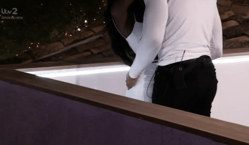 Kaz and Tyler share a kiss on the villa terrace tomorrow night