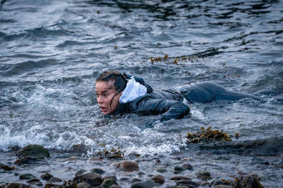 Vicky Pattison crawls through freezing cold water
