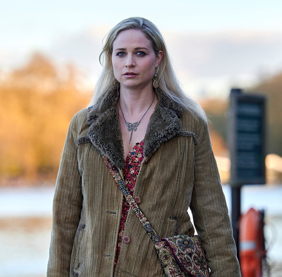 Niahm as undercover cop Sadie in the drama