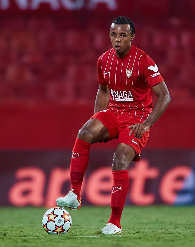 Chelsea failed in their quest to sign Sevilla centre-back Jules Kounde in the summer