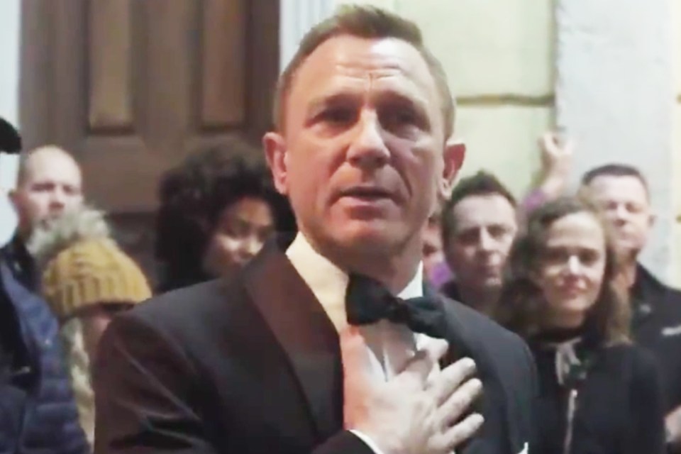 Daniel Craig grew emotional making a speech to the Bond cast and crew