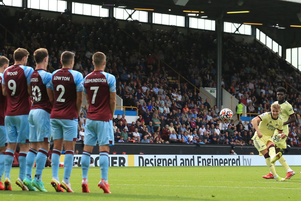 Martin Odegaard scored a brilliant free-kick as Arsenal beat Burnley 1-0