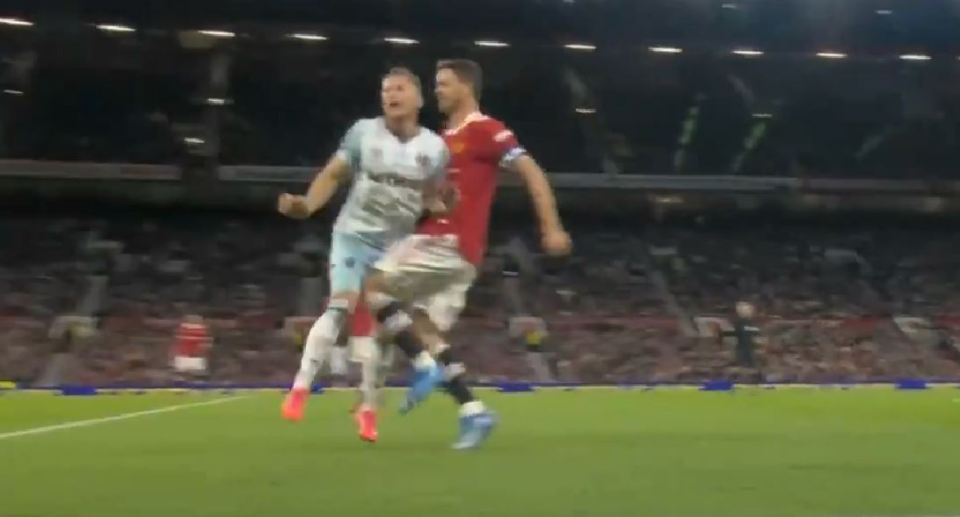 Nemanja Matic kneed Vladimir Coufal in the groin in the Carabao Cup on Wednesday