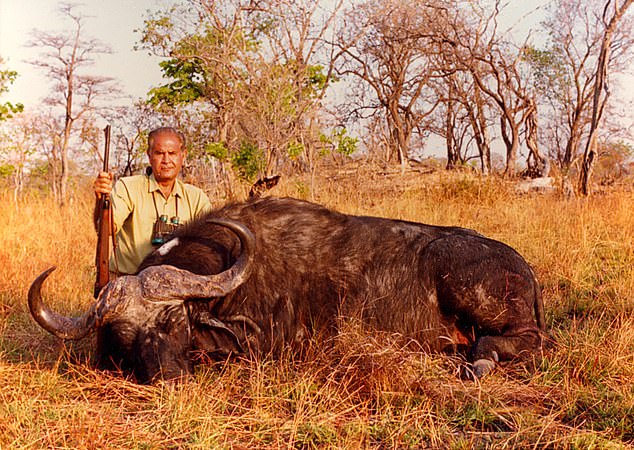Tony Sanchez-Arino suggested that hunting elephants would lead to their extinction