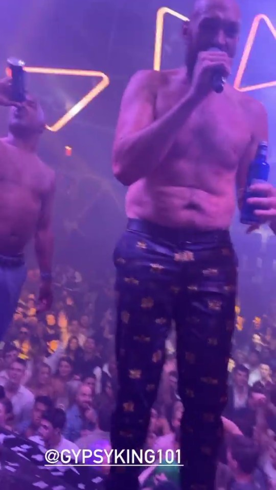 The Gypsy King led partygoers in a rendition of American Pie