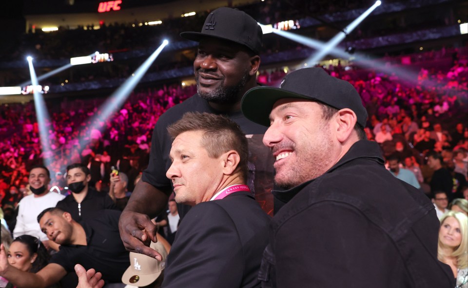 Shaquille O'Neal poses for a photo with Avengers star Jeremy Renner