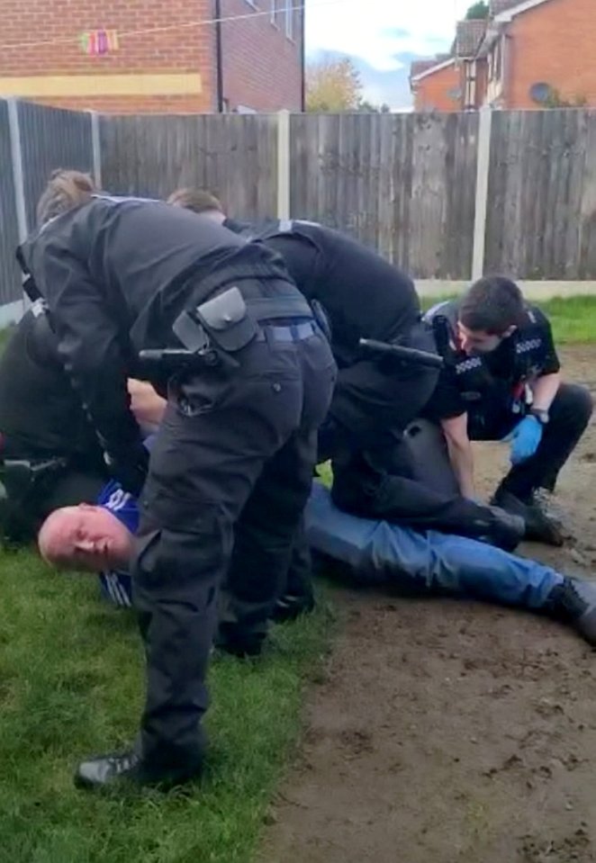 Six police officers arrived at Darrell Meekcom's home to arrest him for flashing a speed camera