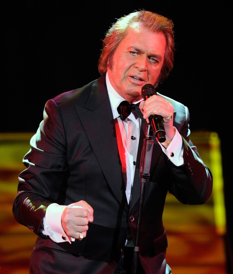 Engelbert Humperdinck has been forced to cancel his UK tour after falling ill