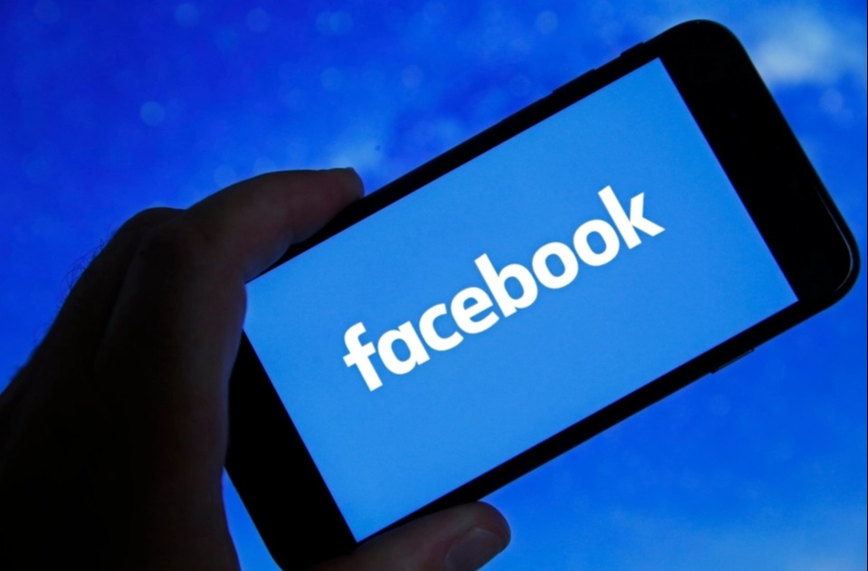 Facebook has been reported down by hundreds of users