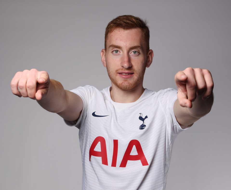 Dejan Kulusevski has completed an initial loan move to Tottenhan from Juventus