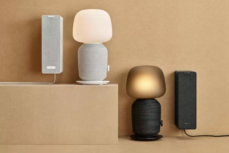 You can get the lamp in white or black colourways