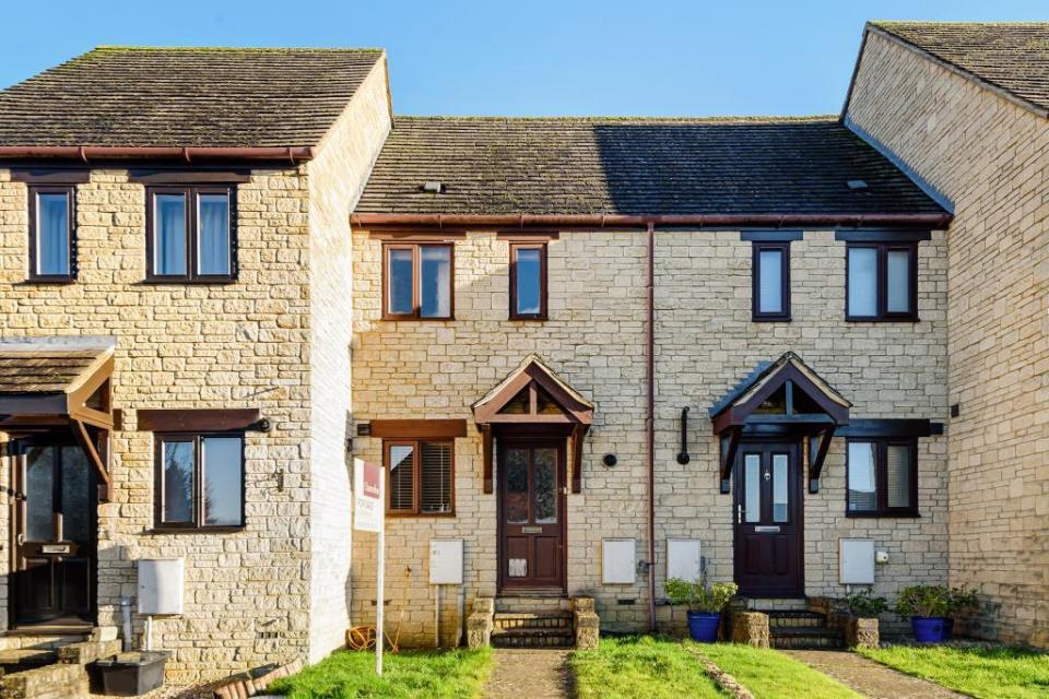 This one-bedroom cottage in the trendy Cotswold market town of Chipping Norton is yours for £200,000