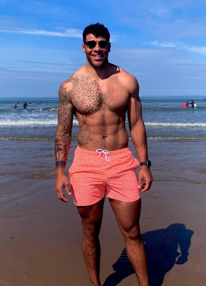 6ft 4in Taylor Lawrence played football and rugby union to a high-level