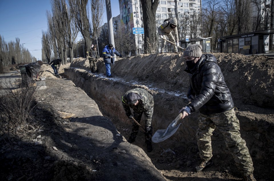 Russia is becoming increasingly desperate due to heroic Ukrainian resistance
