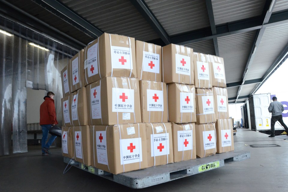 Urgently needed supplies for refugees are provided by the Red Cross