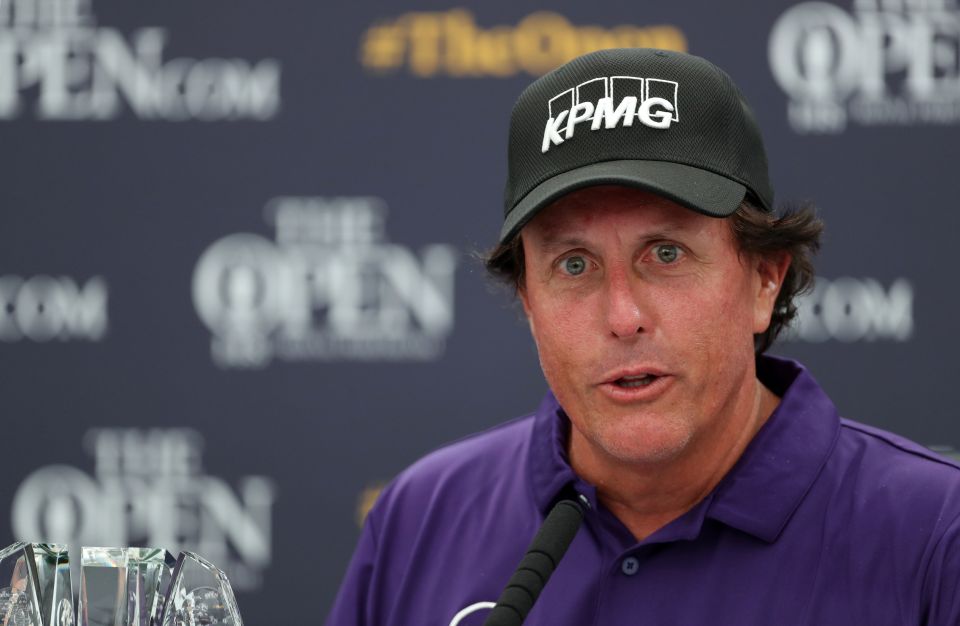 Mickelson prematurely tweeted his thanks for the award and was mocked by Tiger