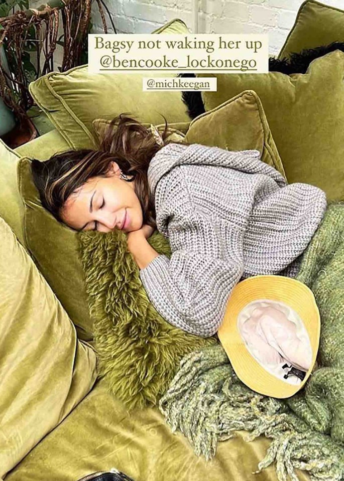 Michelle Keegan snoozed on a comfy sofa during a break from work