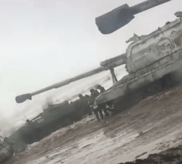 Video appears to show Russian tanks massed outside of Kharkiv