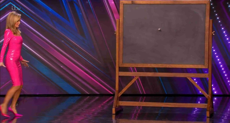 Fans believe a magnet was used to move the chalk around the board