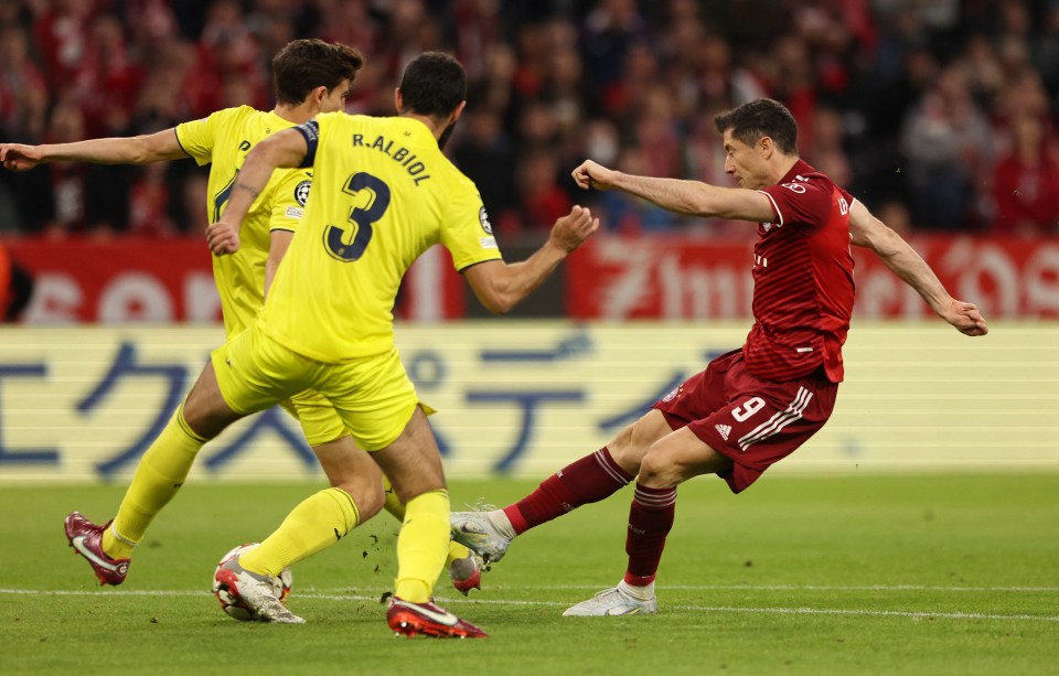 Lewandowski drew Bayern level