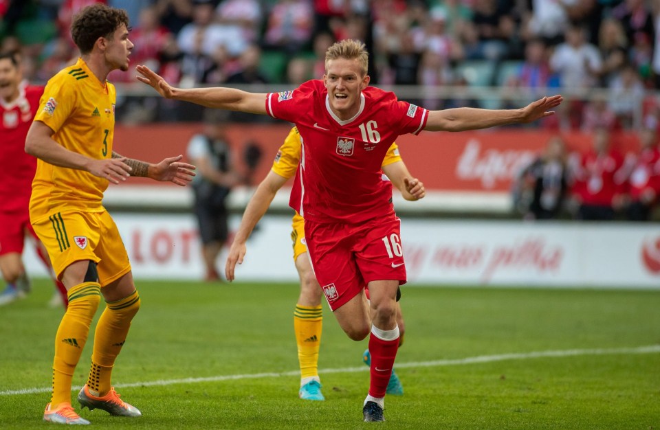 Poland opened their 2022/23 Nations League account with a 2-1 win over Wales
