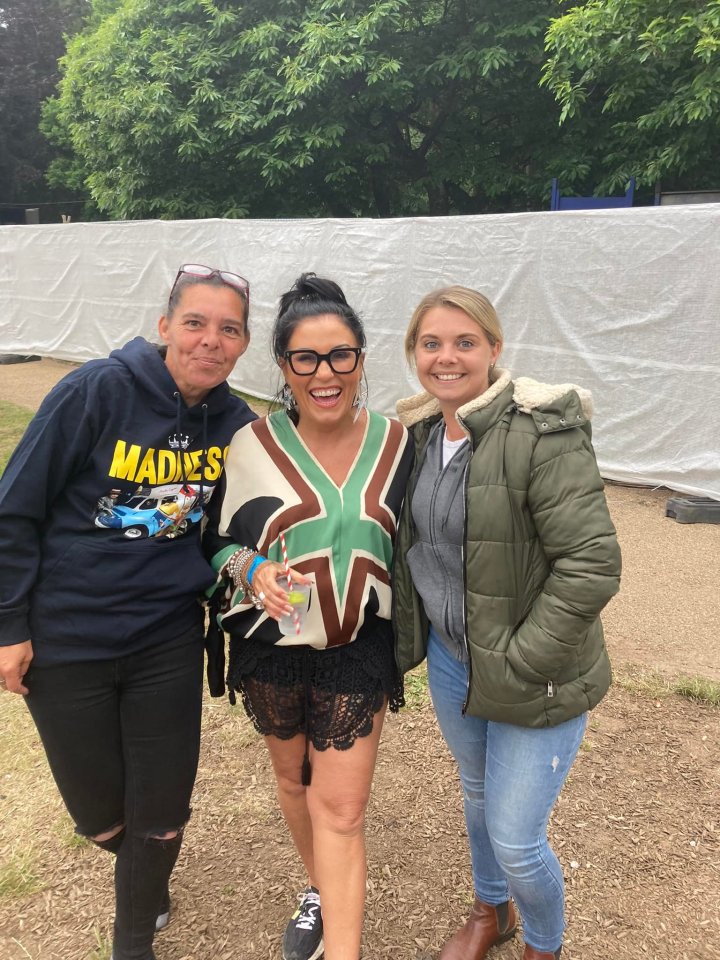 Jessie had happily been posing with fans just hours earlier
